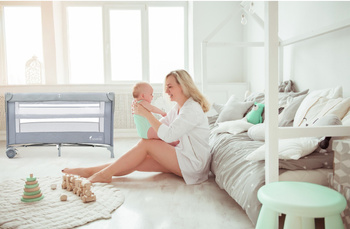 SEVERNO Cestovní postýlka skládací přístavná Close To Mommy šedá 125x65cm
